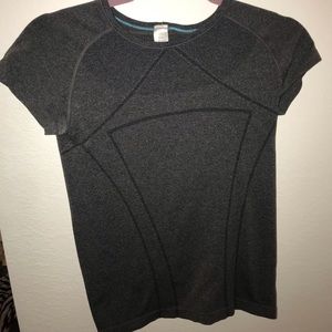 ivivvva grey t shirt